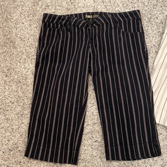 l.e.i. Pin striped Bermuda shorts 3 - Picture 5 of 7